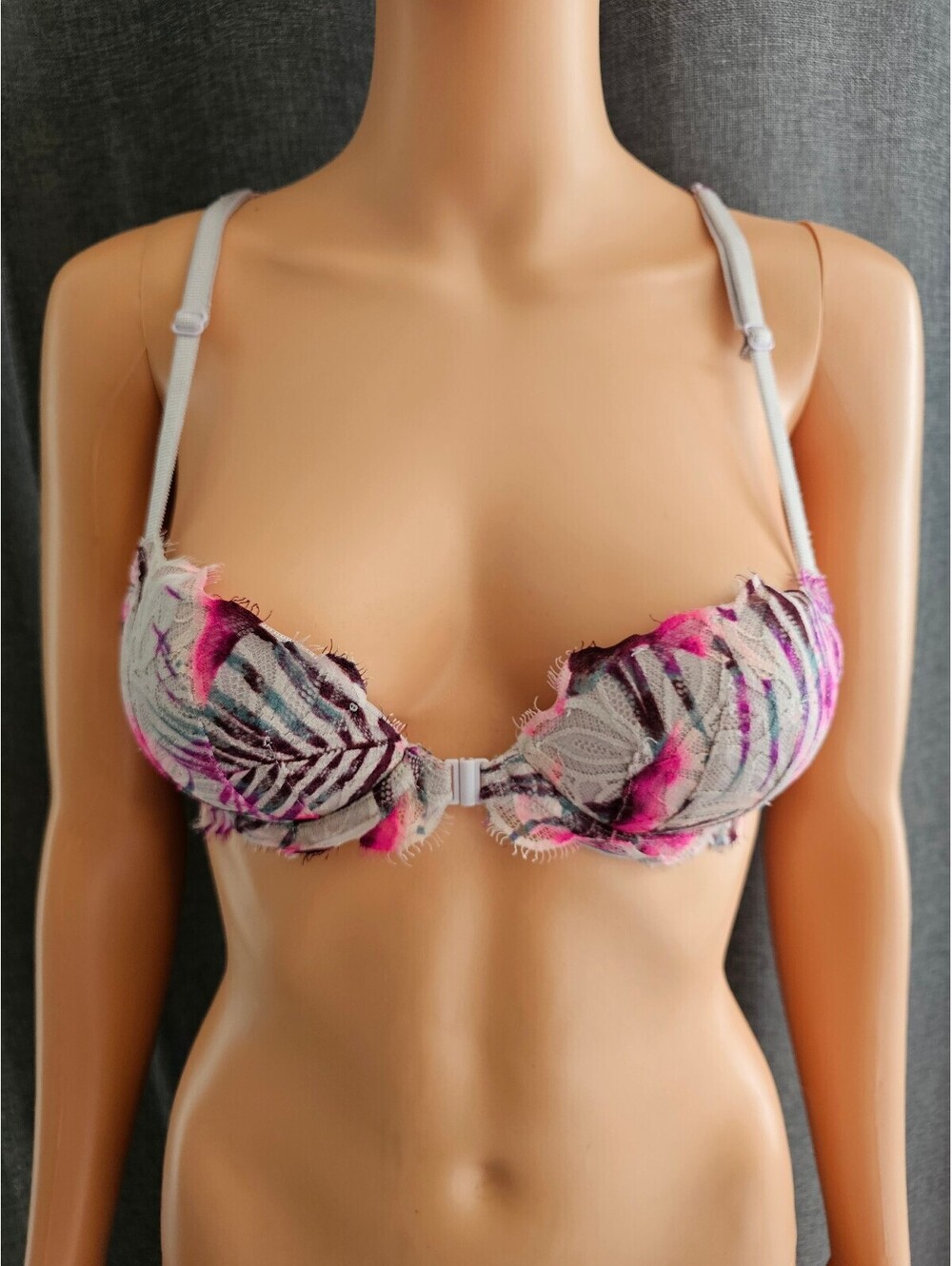 Victoria Secret PINK Lace and Floral Print Front Closure Bra
